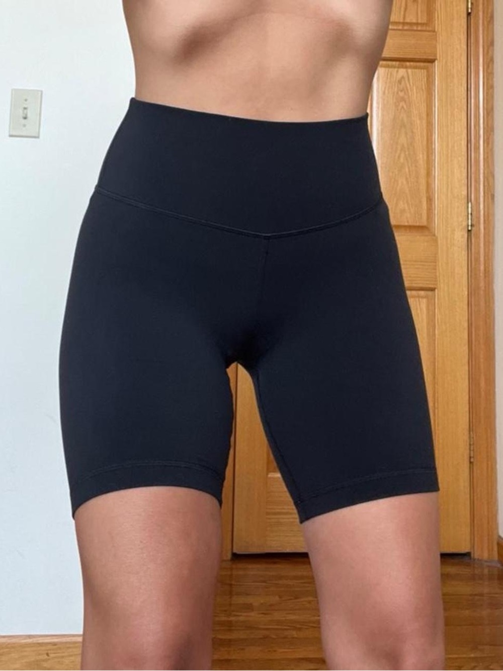 Aritzia Tna Black Women’s Yoga / Biker Shorts